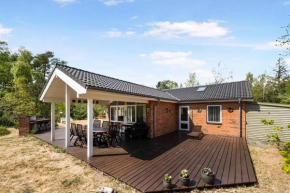 Cozy Newer Large Holiday Home In Snogebæk, Nexø